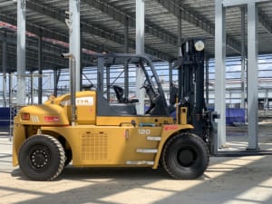 xe nâng dầu